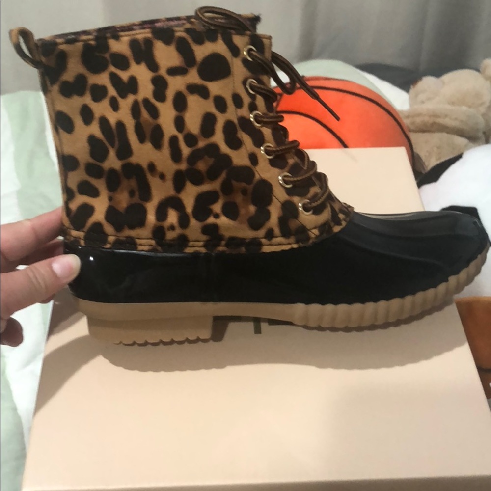 ✨🥾Black/Leopard Rain 🥾✨